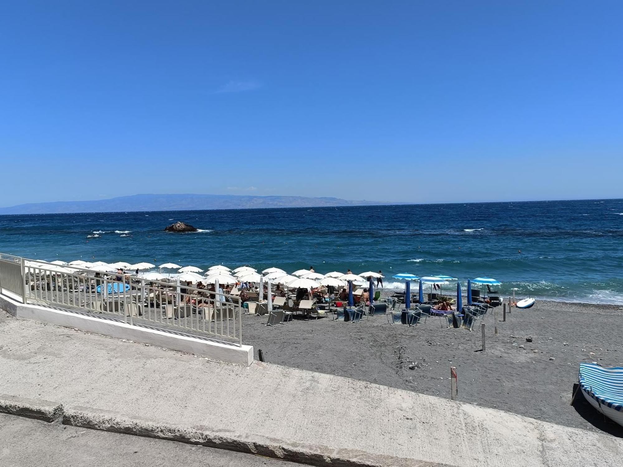 Casa Vacanze Margarita Sant'Alessio Siculo Luaran gambar